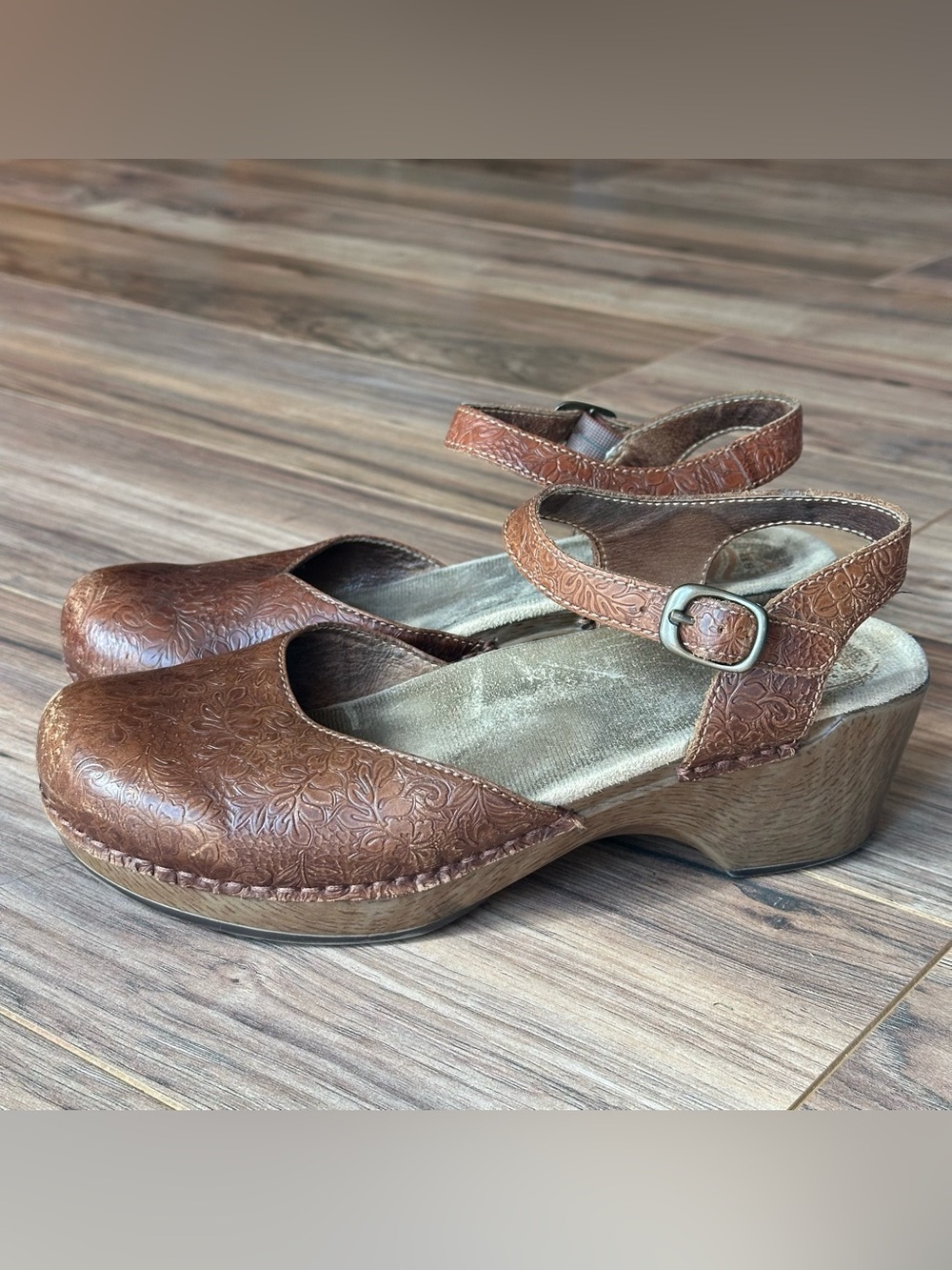Dansko Sam Floral Tooled Brown Clog Size 40